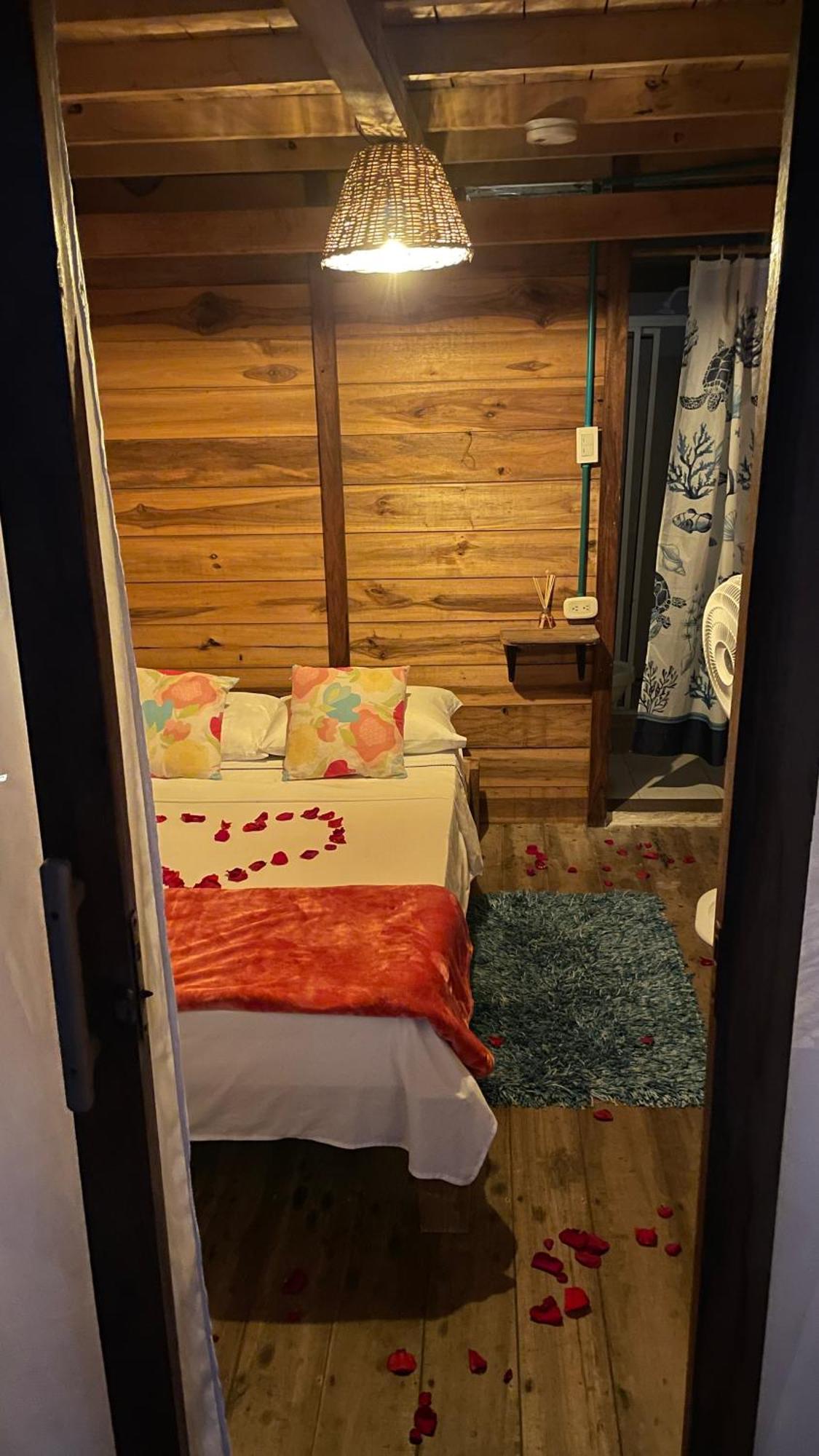 Hostal Velero Relax Guachaca Exterior photo